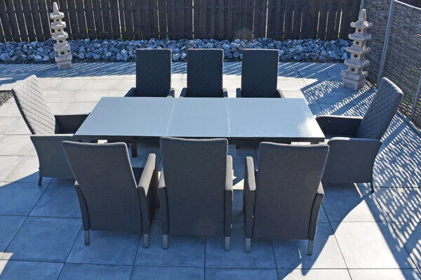 OUTFLEXX Malaga Premium Esstischgarnitur, Anthrazit/grau/sooty, Alu/Glas/Subrella, 180/240cm, 8 Sessel, Ausziehfunktion, Verstellbare Rückenlehne 15 OUTFLEXX Malaga Premium Esstischgarnitur, Anthrazit/grau/sooty, Alu/Glas/Subrella, 180/240cm, 8 Sessel, Ausziehfunktion, Verstellbare Rückenlehne – Bild 13