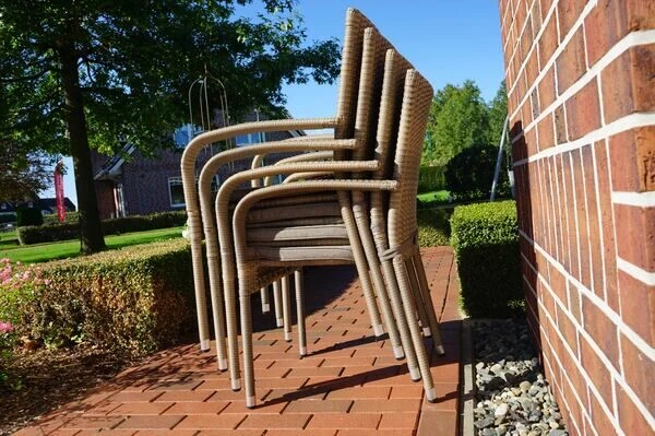 Ploß Rabida Basic Stapelstuhl, Champagner-meliert, Polyrattan, 64 X 56 X 92 Cm, Inkl. Polster 4 Ploß Rabida Basic Stapelstuhl, Champagner-meliert, Polyrattan, 64 X 56 X 92 Cm, Inkl. Polster – Bild 2