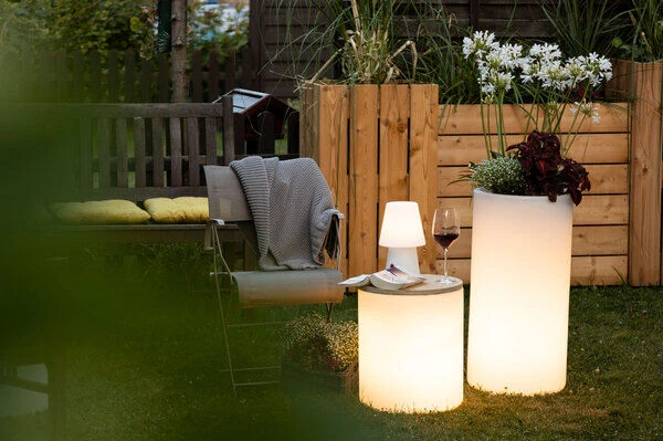 8-SEASONS Shining Elegant Pot XLPflanzgefäß, Weiß, Polyethylen, 39x78cm, Indoor & Outdoor, Inkl. LED-Glühbirne 5 8-SEASONS Shining Elegant Pot XLPflanzgefäß, Weiß, Polyethylen, 39x78cm, Indoor & Outdoor, Inkl. LED-Glühbirne – Bild 3